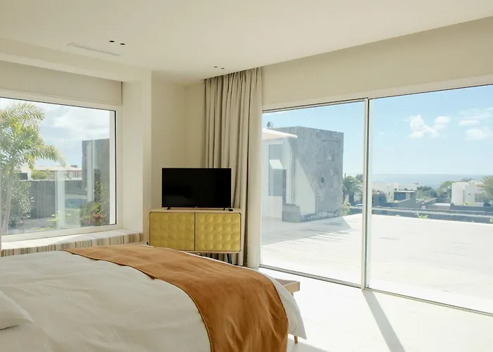 Aine Luxury וילה פוארטו קאלרו