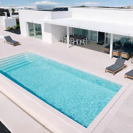 Aine Luxury Villa, Sea Views, Heated Pool Villa Puerto Calero