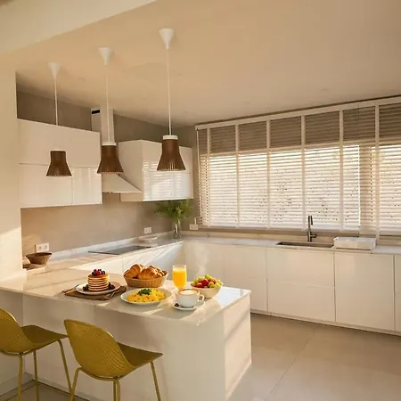 Villa Aine Luxury Villa, Sea Views, Heated Pool *