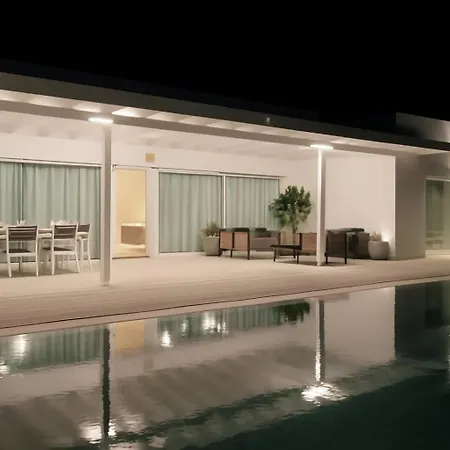 Aine Luxury Villa, Sea Views, Heated Pool